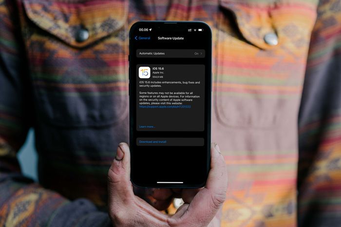 Update iOS 15.6 Rilis