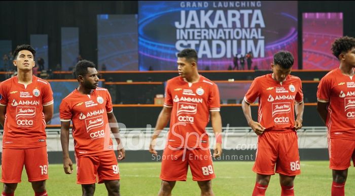 Taufik Hidayat dalam laga Persija Jakarta Vs Chonburi FC dalam laga persahabatan internasional di Jakarta International Stadium, Minggu (24/7/2022).