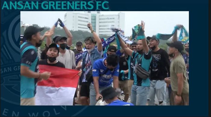  Aremania Cabang Korea Selatan juga menyerukan chant untuk Ansan Greeners saat laga melawan Gimpo FC, selain untuk mendukung Asnawi Mangkualam.
