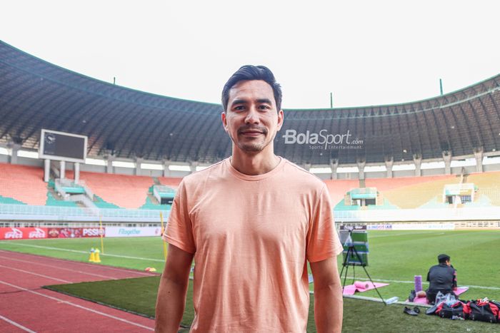 Chief Operating Officer (COO) RANS Nusantara FC, Darius Sinathrya, saat ditemui ketika latihan timnya di Stadion Pakansari, Bogor, Jawa Barat, 28 Juli 2022.