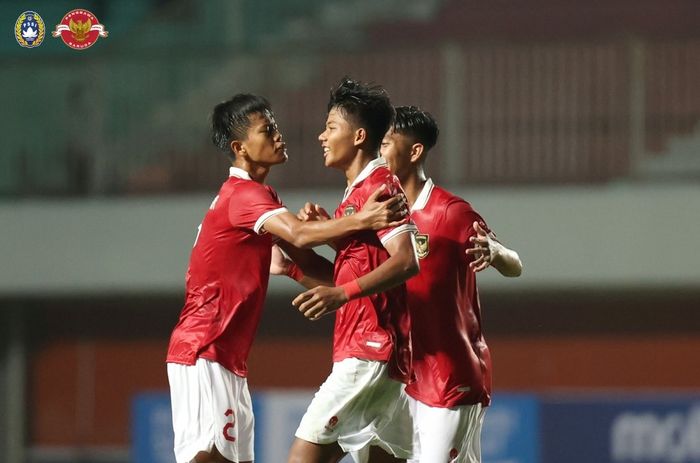 Pemain timnas U-16 Indonesia, Arkhan Kaka Putra, merayakan gol yang dicetaknya ke gawang Filipina di Piala AFF U-16 2022.