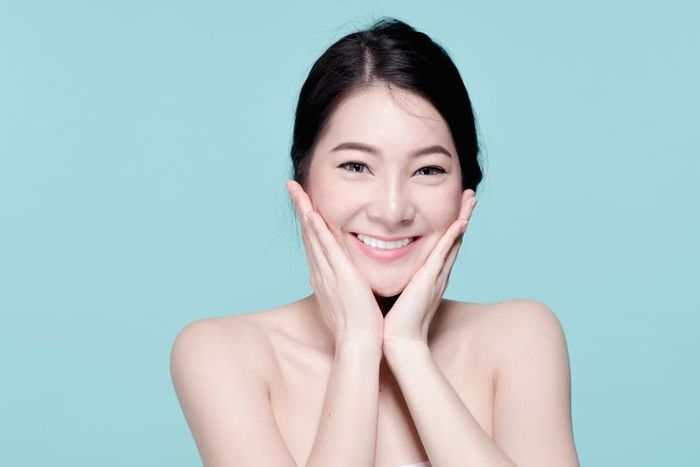 Wajah tanpa kerutan dan kencang seperti gadis bisa didapatkan dengan memakai jahe lho