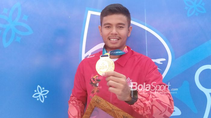 Zaki Zulkarnaen menjadi salah satu atlet Indonesia yang merebut lima medali emas pada para renang ASEAN Para Games 2022. Atlet asal Riau meraih emas kelimanya pada lomba 50m gaya bebas putra S8 di Kolam Renang Jatidiri, Semarang, Jawa Tengah, 5 Agustus 2022. 