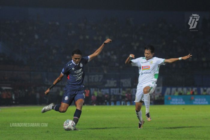 Duel Arema FC melawan PSS Sleman di pekan ketiga Liga 1 2022-2023 di Stadion Kanjuruhan, Malang, Jumat (5/8/2022).