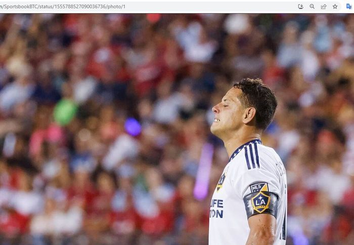 Javier 'Chicharito' Hernandez kini menjadi kapten untuk LA Galaxy.