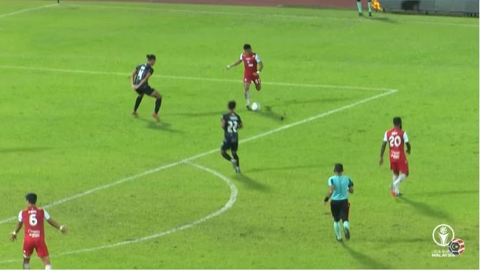 Saddil Ramdani mencatatkan menit bermain penuh saat Sabah FC mengalahkan Sarawak United 1-0 di Stadion Likas, Kota Kinabalu, Sabah Selasa (9/8/2022).