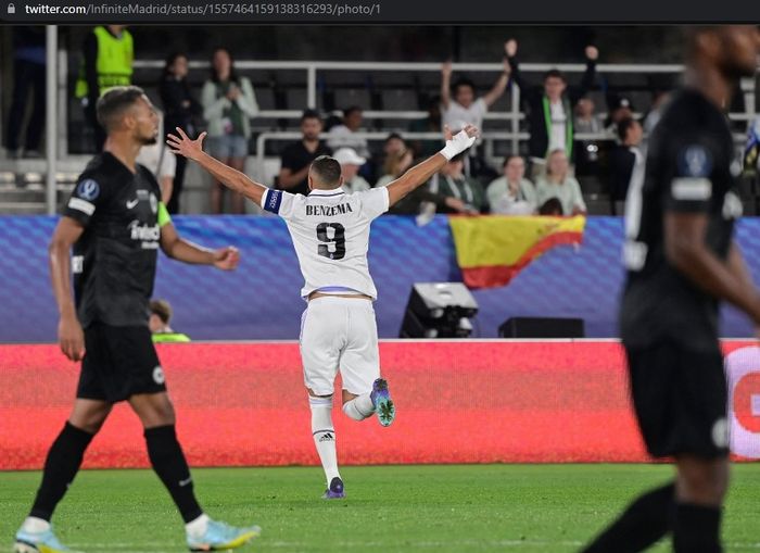 Selebrasi Karim Benzema usai mencetak gol ke gawang Eintracht Frankfurt pada laga Piala Super Eropa, Kamis (11/8/2022) dini hari WIB.