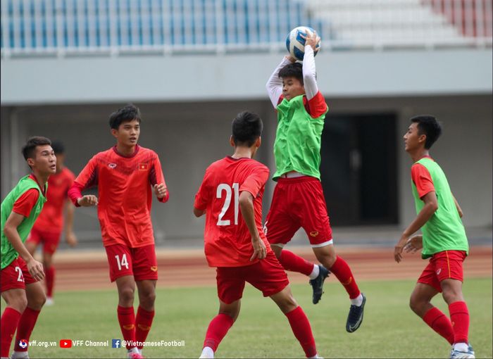 Timnas u-16 Vietnam saat menjani sesi latihan jelang laga final Piala AFF U-16 2022 melawan timnas Indonesia.