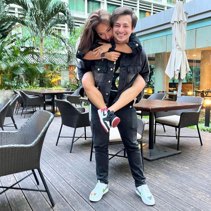 Naomi Zaskia dan Dylan Carr