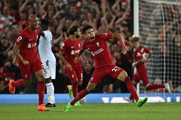 Winger Liverpool, Luis Diaz, merayakan gol ke gawang Crystal Palace dalam laga Liga Inggris di Stadion Anfield, Senin (15/8/2022).