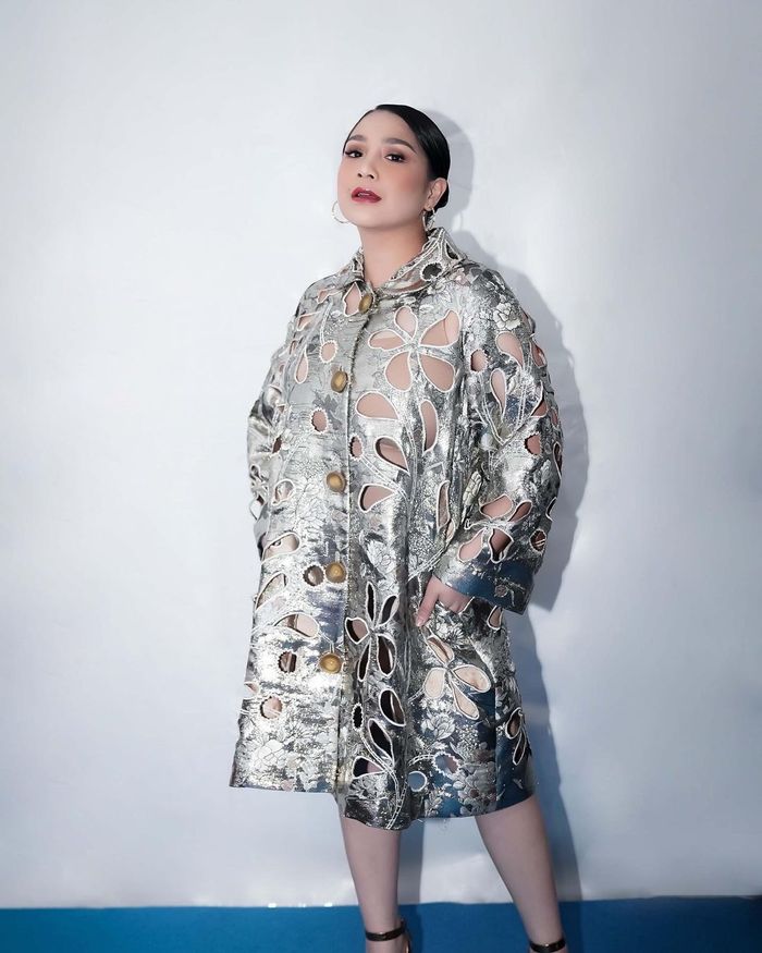 Potret penampilan Nagita Slavina mengenakan dress Biyan Wanaatmadja.