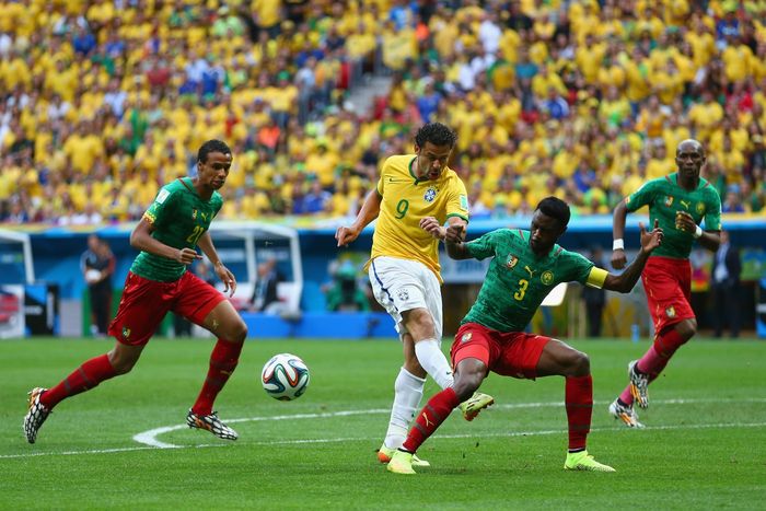 Timnas Kamerun saat berlaga melawan timnas Brasil di ajang Piala Dunia 2014.