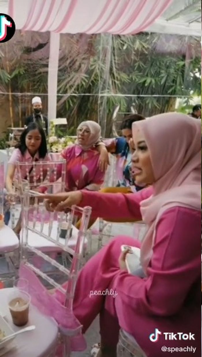 Aurel Hermansyah protes dengan sikap Atta Halilintar yang sering kumpul-kumpul dengan Verrell Bramasta