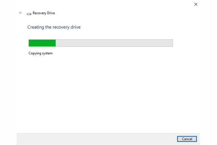 Jika ada masalah, cara membuat drive pemulihan di Windows 10: Tunggu proses pembuatan drive pemulihan di Windows 10 selesai.  Proses ini membutuhkan waktu yang relatif lama untuk diselesaikan.