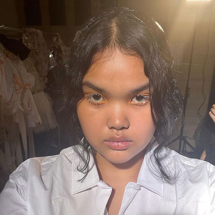 Keren! Model Curvy Asal Indonesia Debut di London Fashion Week ...