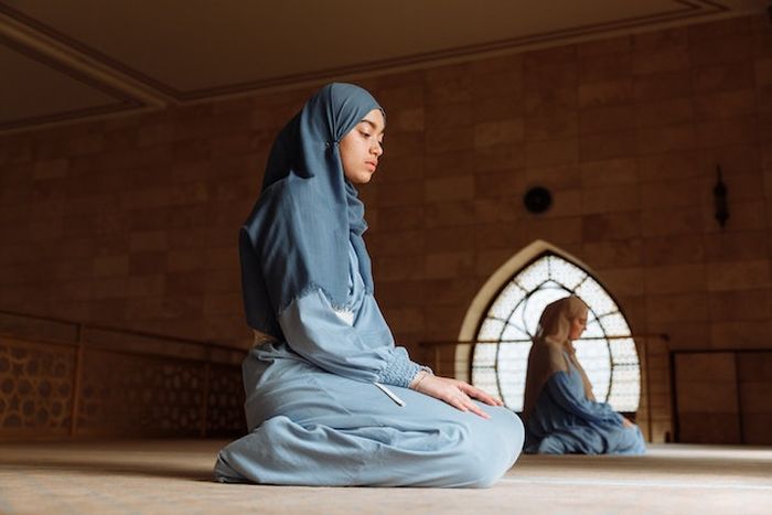 Dia Gak Peka? Coba Bacaan Doa Setelah Sholat Wajib untuk Meluluhkan