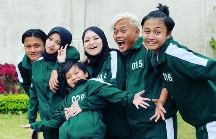 Potret Nathalie Holscher dan mantan anak-anak sambungnya saat masih menjadi istri Sule.