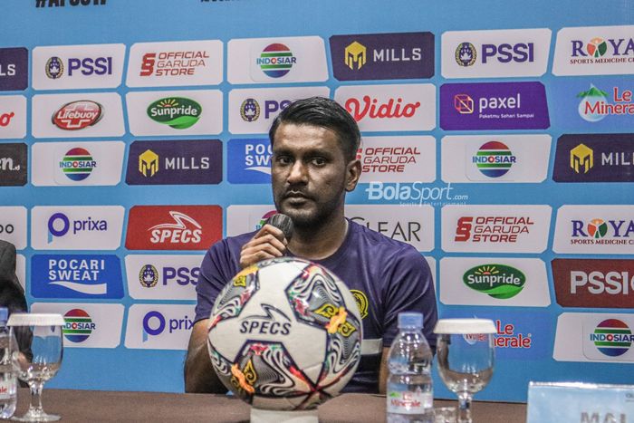 Pelatih timnas U-17 Malaysia, Osomera Omaro, saat memberikan keterangan kepada awak media di Hotel Lorin, Bogor, Jawa Barat, 30 September 2022.