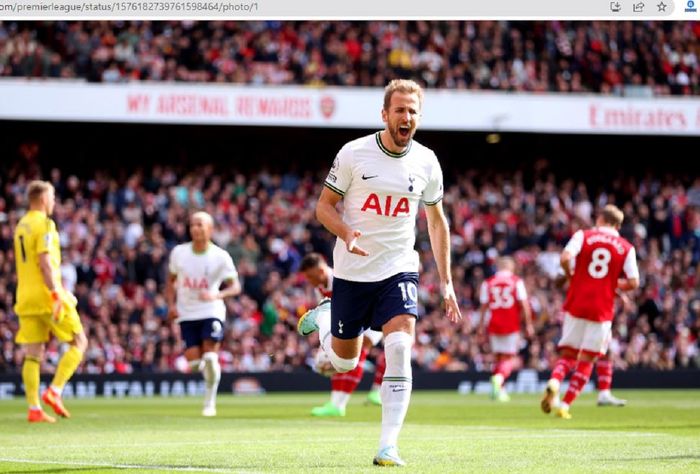 Selebrasi Harry Kane setelah mencetak gol dalam laga Arsenal kontra Tottenham Hotspur di Liga Inggris 2022-2023, Sabtu (1/10/2022).