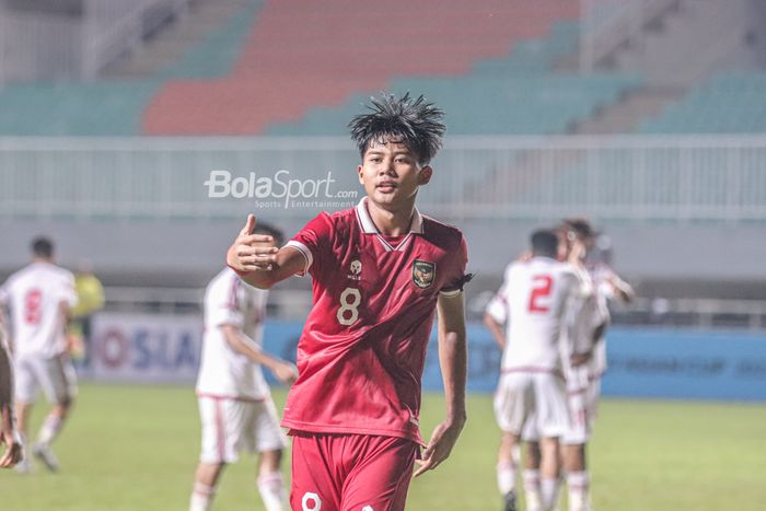 Pemain timnas U-17 Indonesia, Arkhan Kaka Putra, nampak melakukan selebrasi seusai ia mencetak gol dalam laga Kualifikasi Piala Asia U-17 2023 di Stadion Pakansari, Bogor, Jawa Barat, 5 Oktober 2022.
