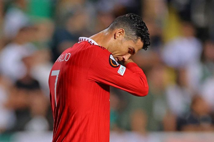 Reaksi Cristiano Ronaldo dalam duel Liga Europa saat Manchester United tandang ke Omonia Nicosia, Siprus (6/10/2022).