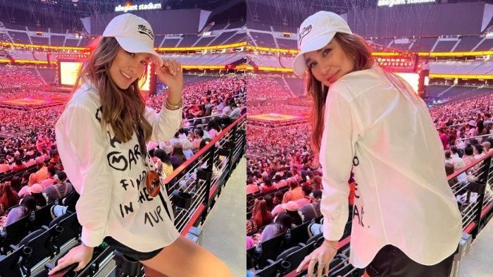 Luna Maya bahagia melihat konser BTS dari jarak dekat.