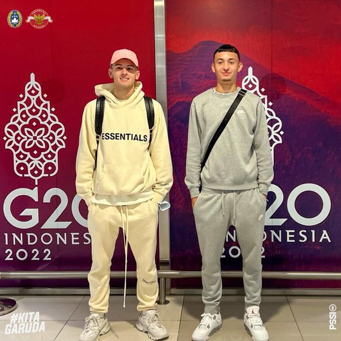 Dua calon pemain naturalisasi timnas Indonesia yakni Justin Hubner dan Ivar Jenner sudah tiba di Indonesia.