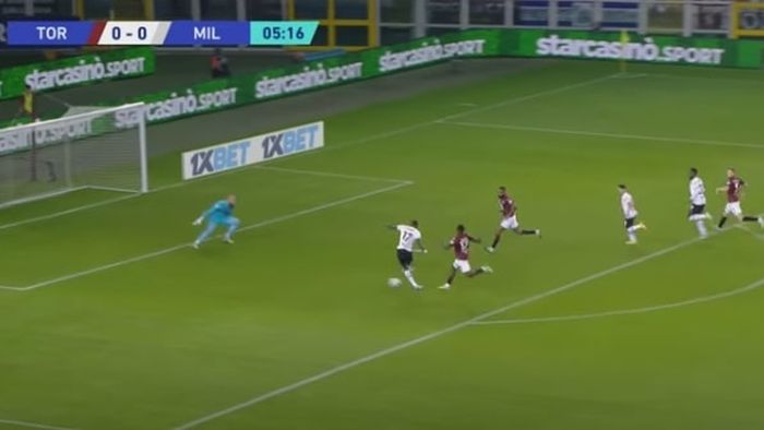 Rafael Leao membuang peluang emas cetak gol dalam duel Torino vs AC Milan di Liga Italia (30/10/2022).