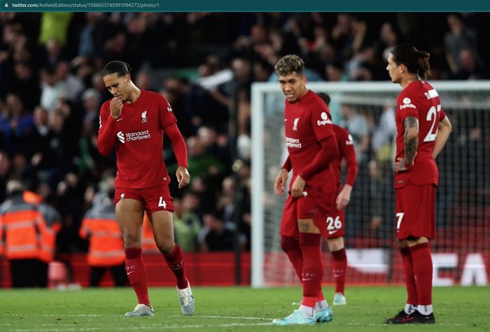 Kekecewaan para pemain Liverpool usai kalah dalam laga Liga Inggris 2022-2023.