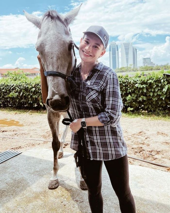 Sosok Adik Ashraf Sinclair