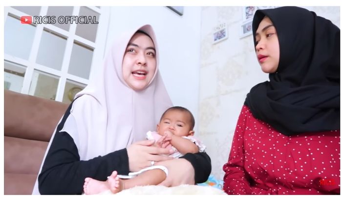 Ria Ricis datang beri dukungan untuk dokter Shindy yang baru alami keguguran kedua kalinya.