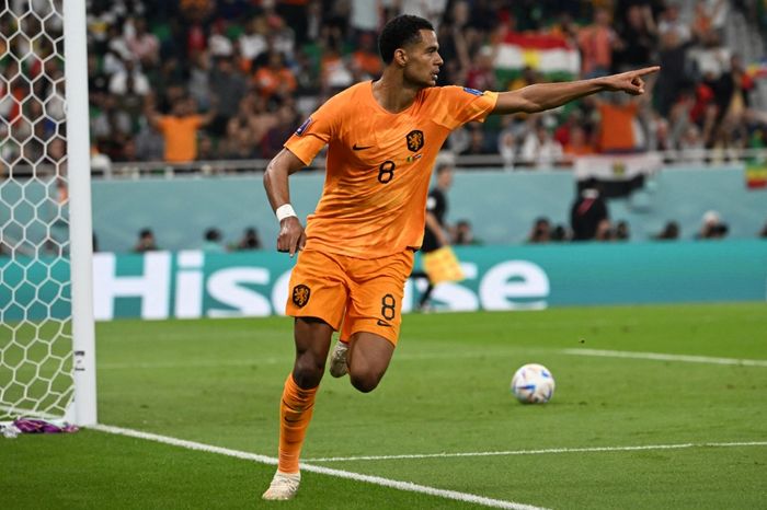 Penyerang timnas Belanda, Cody Gakpo, melakukan selebrasi usai mencetak gol ke gawang timnas Senegal pada partai perdana Grup A Piala Dunia 2022, Senin (21/11/2022).