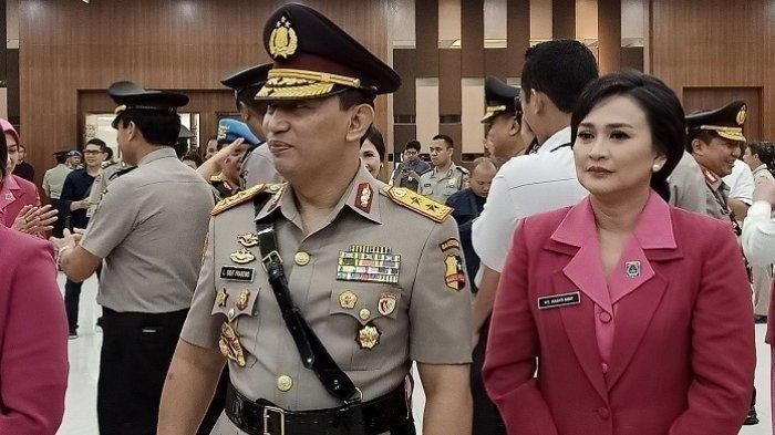 Listyo Sigit Prabowo dan sang istri