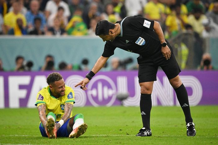 Penyerang andalan timnas Brasil, Neymar, mengalami masalah pada ankle-nya dalam laga menghadapi timnas Serbia di Piala Dunia 2022.