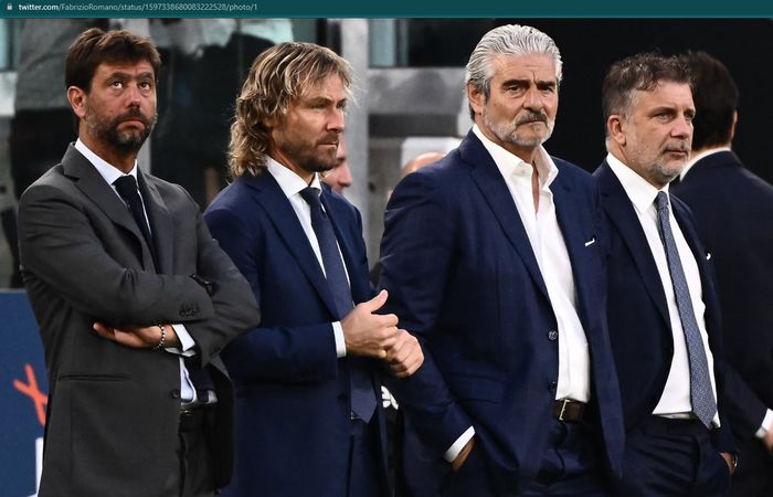 Juventus dilanda kasus berat akibat pelanggaran finansial yang diwarnai mundurnya presiden klub, Andrea Agnelli, dan wakilnya, Pavel Nedved dari jajaran direksi.