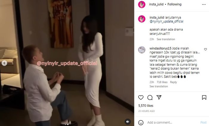 Julian Jacob saat melamar Mirriam Eka
