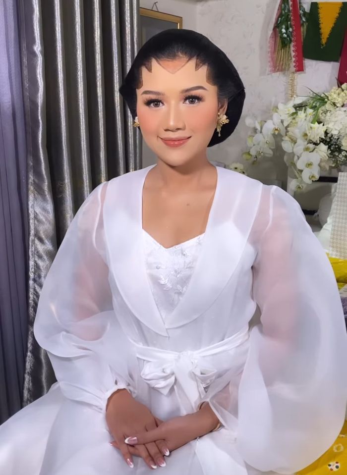 Riasan wajah Erina Gudono saat Midodareni