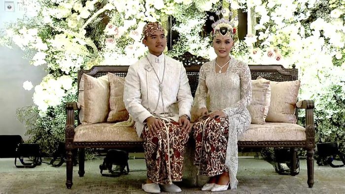 Busana akad nikah Kaesang - Erina.