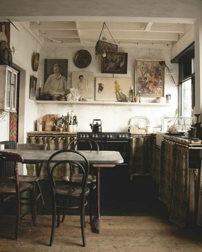 Alasan Desain Dapur Jadul Dipasangi Elemen Bermotif Tak Biasa, Agar