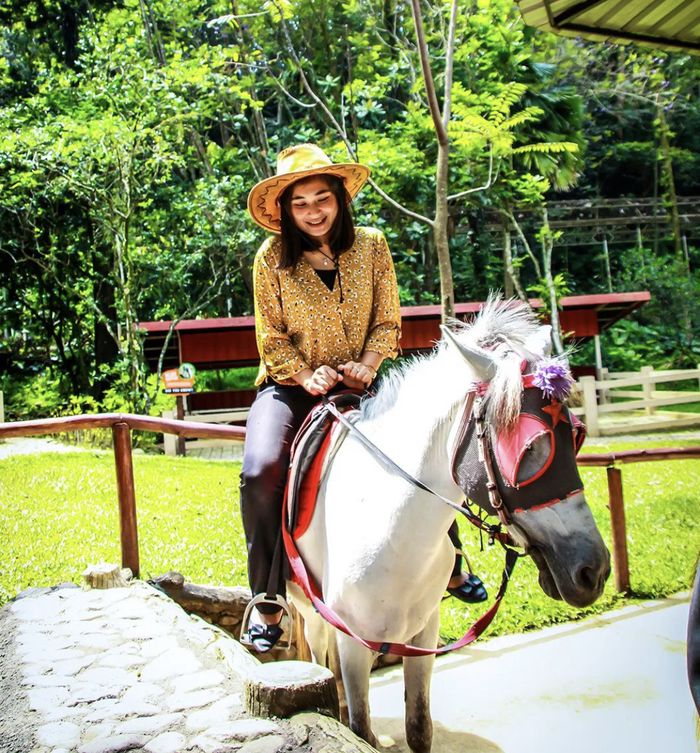Cimory Riverside Buka Jam Berapa? Ini Spot Foto Aesthetic Tempat Wisata ...