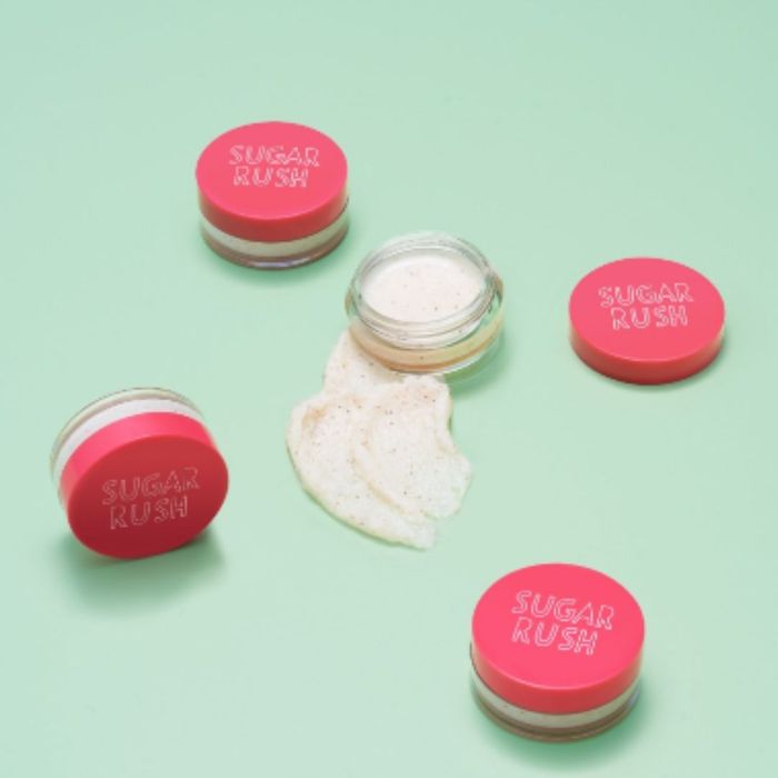 4 Rekomendasi Lip Scrub Terbaik, Harga Murah di Bawah Rp 50 Ribu! Stylo