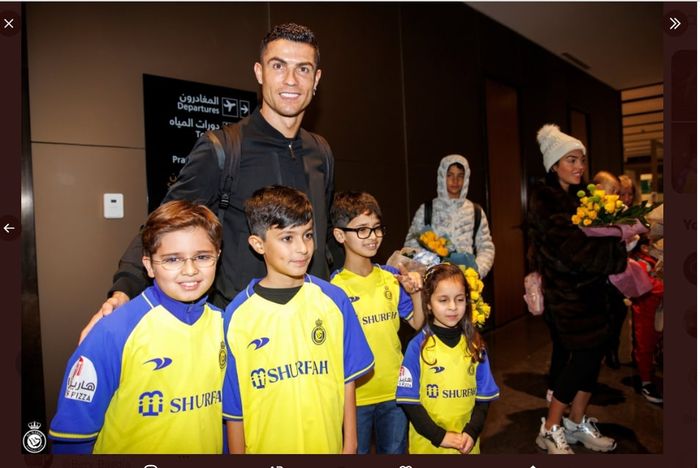 Cristiano Ronaldo mendarat di Riyadh, Senin (2/1/2023), untuk diperkenalkan Al Nassr secara resmi sebagai pemain baru.