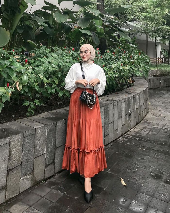 Intip Rok Mini Rok yang Cocok untuk OOTD Hijab dari Sasa Fadya, Intip Gayanya! - Semua ...