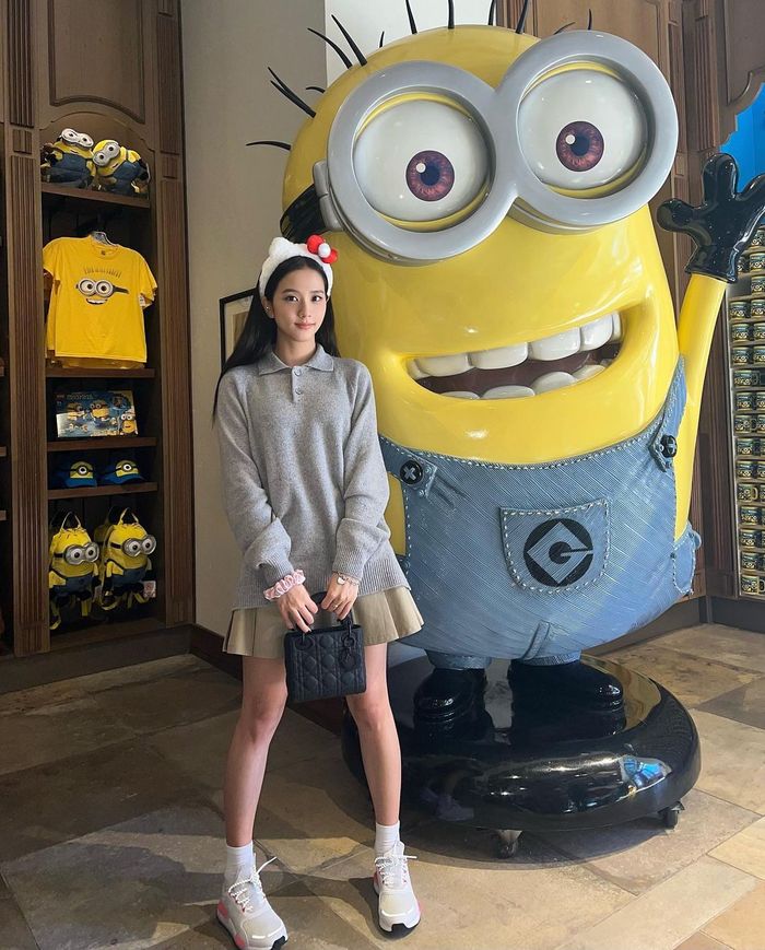 Cute! Ini Gaya Imut Jisoo BLACKPINK di Usianya yang ke28 Tahun Parapuan