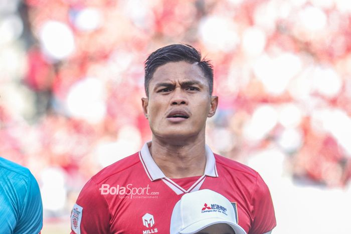 Kapten timnas Indonesia, Fachruddin Aryanto, saat sedang berbaris jelang bertanding dalam laga leg pertama semifinal Piala AFF 2022 di Stadion Gelora Bung Karno, Senayan, Jakarta, 6 Januari 2023.