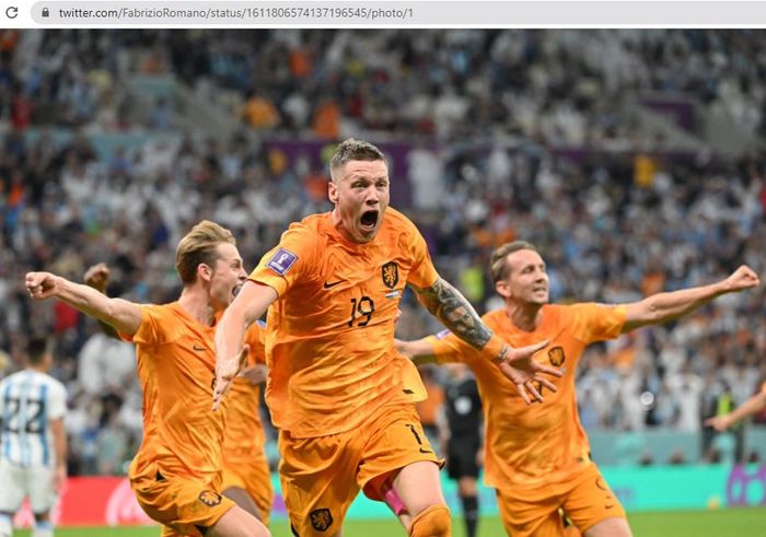 Wout Weghorst saat merayakan gol ke gawang timnas Argentina untuk timnas Belanda pada babak perempat final Piala Dunia 2022.