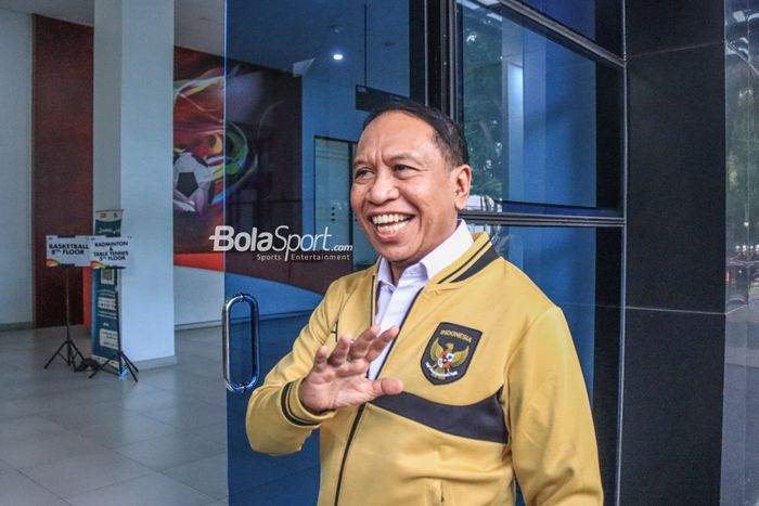 Menteri Pemuda dan Olahraga Republik Indonesia, Zainudin Amali, sempat memberikan sapaan saat ditemui di GBK Arena, Senayan, Jakarta, 19 Januari 2023.