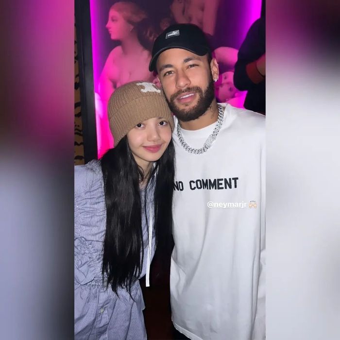 Potret Lisa Blackpink dan Neymar yang diunggah di story Instagram Lisa.