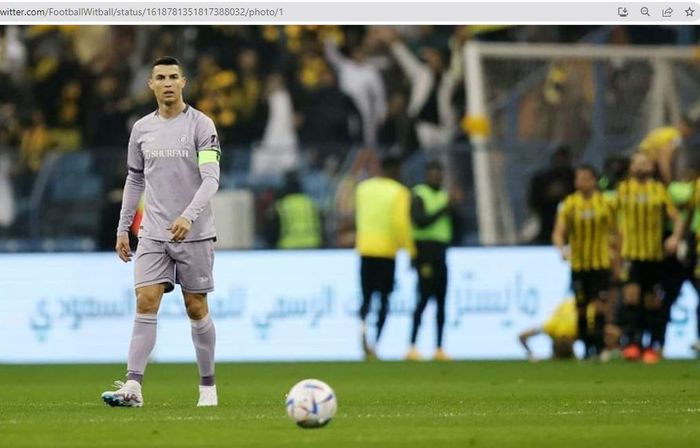Cristiano Ronaldo nampak kecewa usai gawang Al Nassr kebobolan saat melawan Al Ittihad dalam ajang ajang Saudi Super Cup, Kamis (26/1/2023).