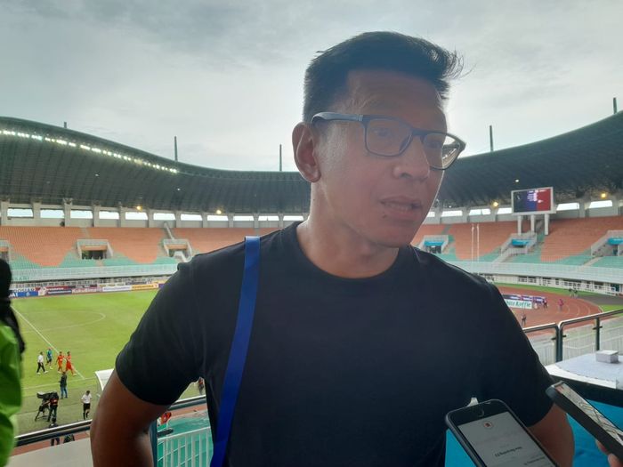 Direktur PT Persib Bandung Bermartabat, Teddy Tjahjono saat ditemui seusai laga Persib Bandung vs Borneo FC Samarinda pada pekan ke-20 Liga 1 2022/2023 yang berakhir 1-0 di Stadion Pakansari, Cibinong, Kabupaten Bogor, Jawa Barat, Kamis (26/1/2023).